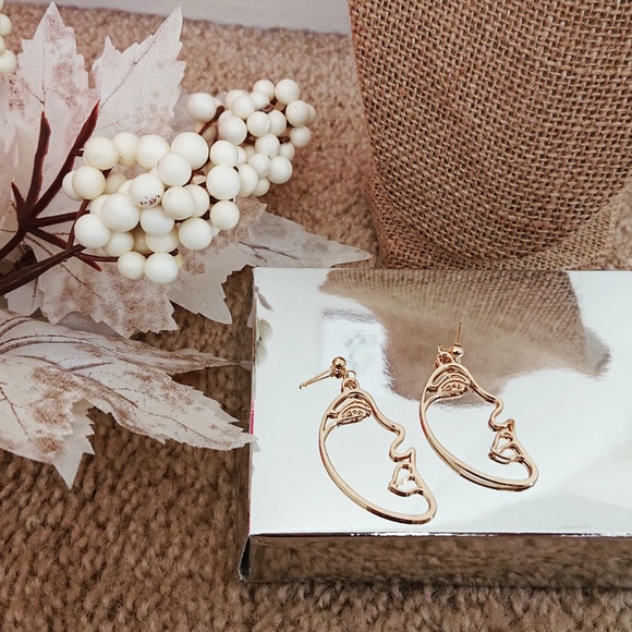 ❤Top-rated❤Picasso Face Earrings - Picture 3 of 8